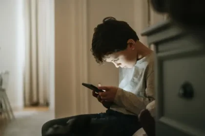 Nebezpečné sociálne siete: Odstavme od nich deti. Aký bude ďalší postup?