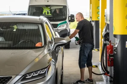 Pripravte sa na najhoršie: Ceny palív lámajú rekordy, takto to zasiahne vaše peňaženky