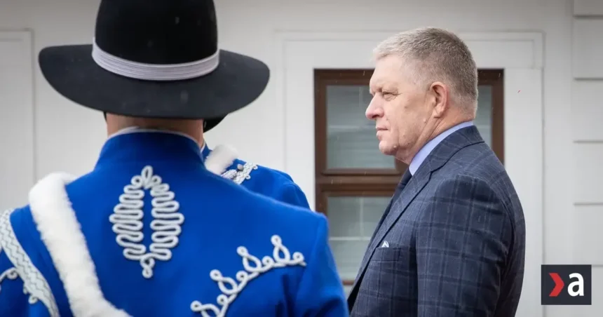 Zlyhávate, odstúpte, ale tešíme sa. Fico posiela do Berlína čudné pozvanie
