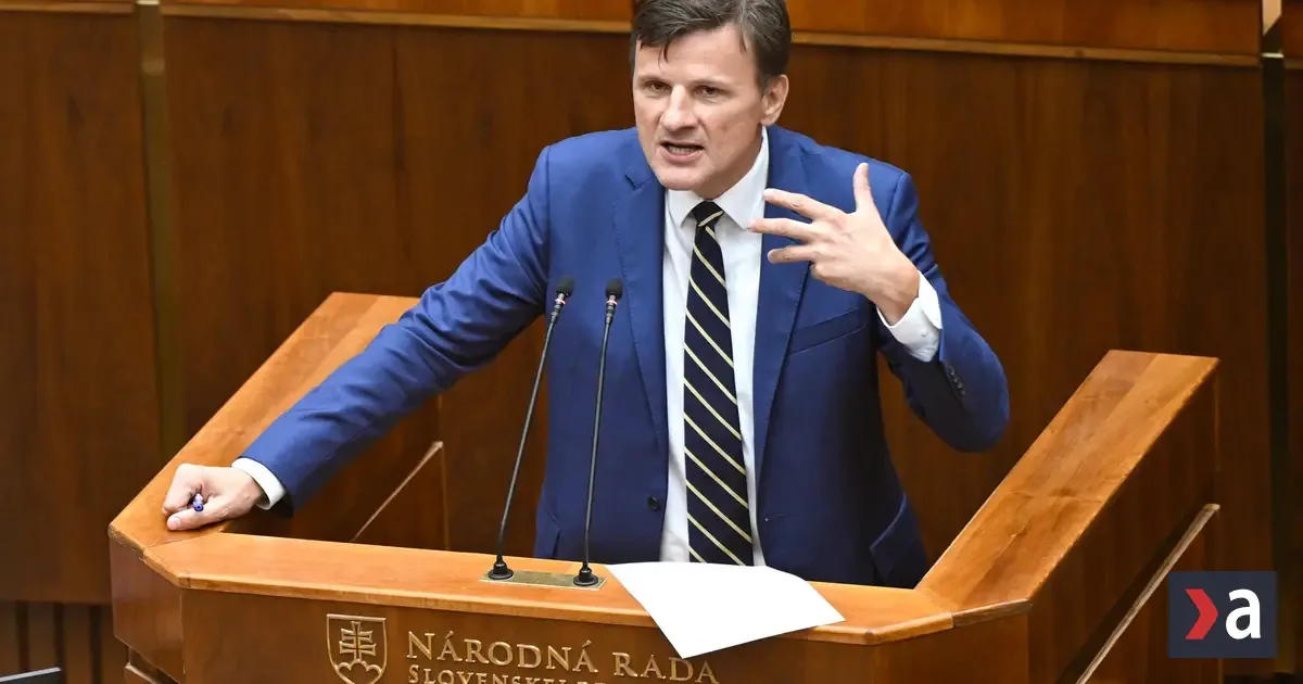 Hlina kričal na kolegov z opozície, PS obvinil zo zmaru tlačovky