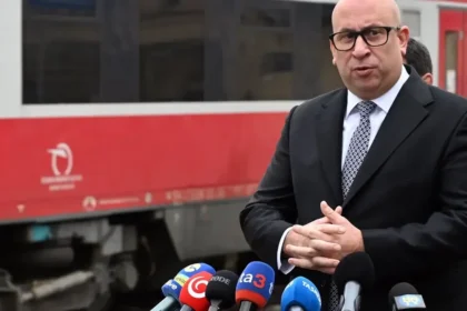 Klamal Ráž v priamom prenose? Železničiari popierajú dohodu o platoch