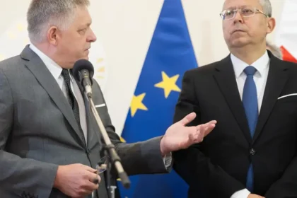 Kupovanie voličov alebo nutnosť? Odborníci zhodnotili vládny plán zvýšiť platy o 8,4 %