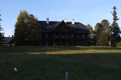 Národný park stavia v Tatranskej Javorine plot s elektrickou bránou