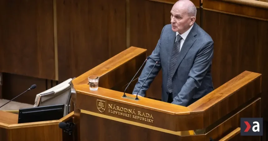Ťah k Smeru je zástierka. Ide o to, či sa KDH odhodlá vládnuť s Progresívnym Slovenskom